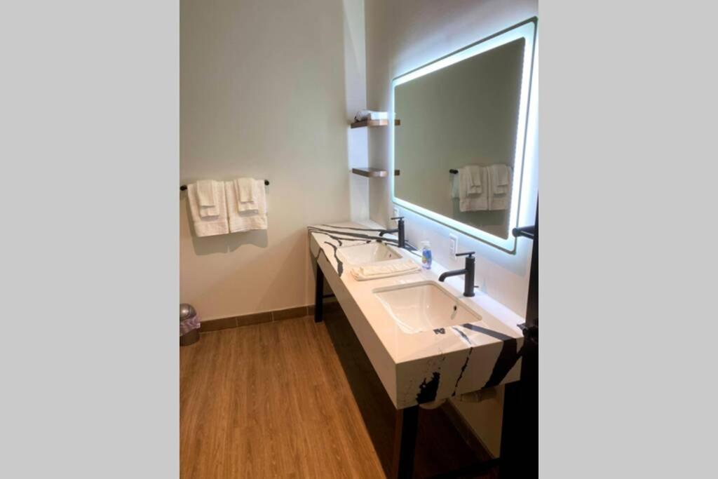 3E-*New* Apartment -5 Min From Downtown, Sleeps 4 Pittsburgh Exterior photo